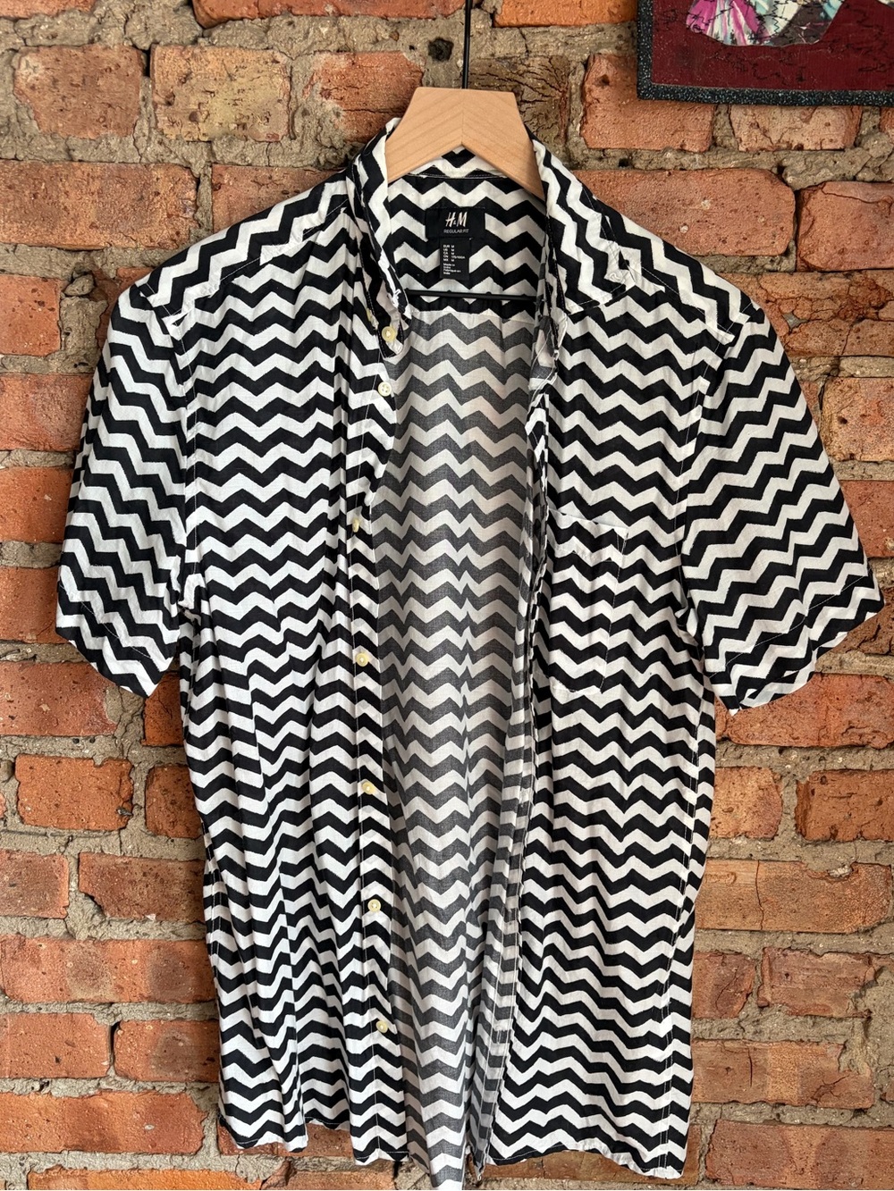H&M Black & White Zigzag Short Sleeve Button-Up